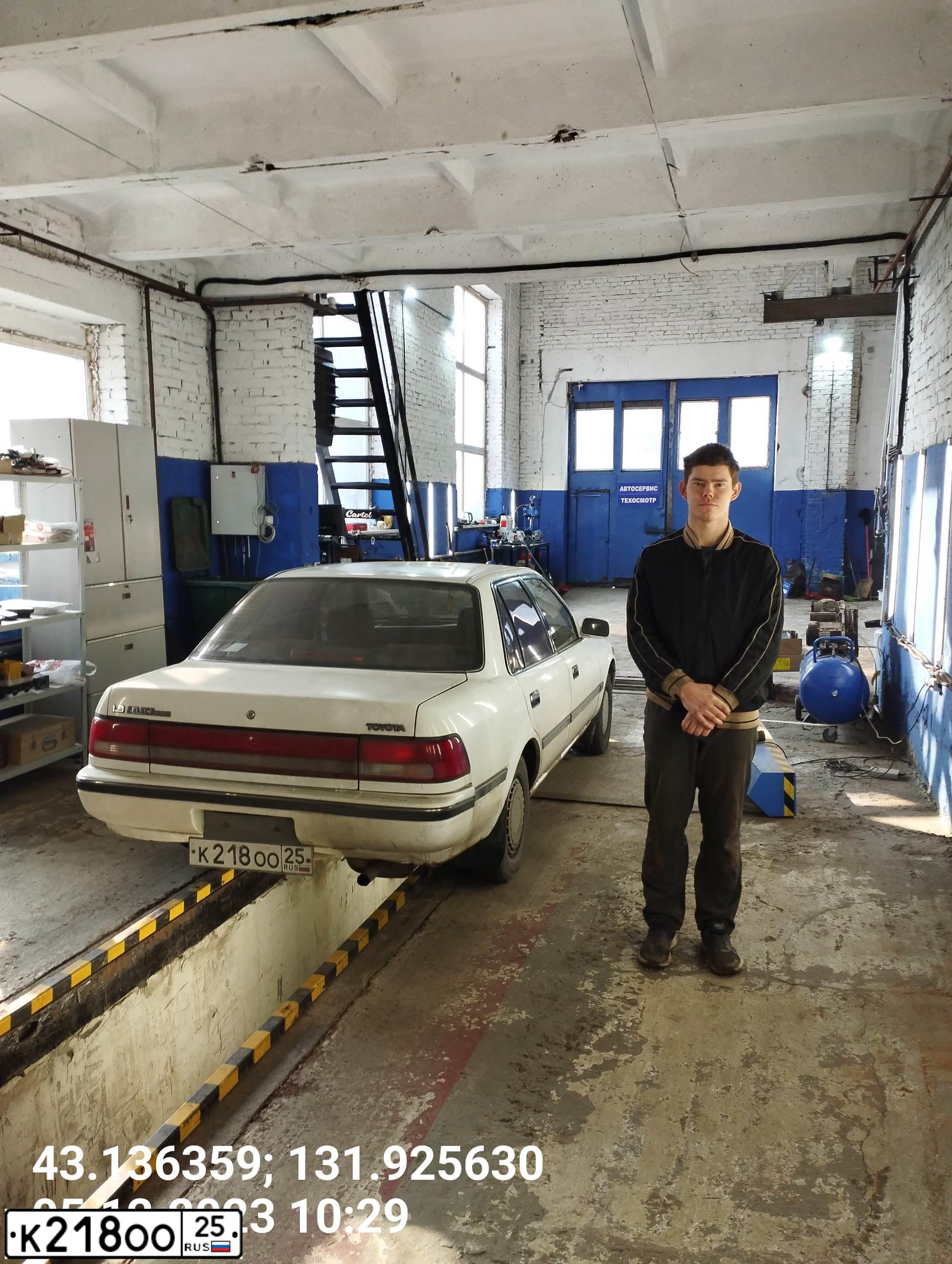 Фото автомобиля TOYOTA CORONA, 1990 — госномер Р685ТТ126