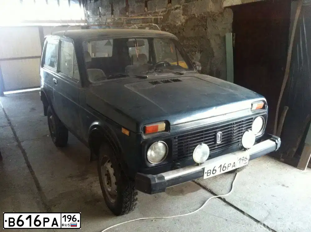 Фото автомобиля LADA 2121 NIVA, 1996 — госномер В152РА96. Цвет: ЗЕЛЕНЫЙ