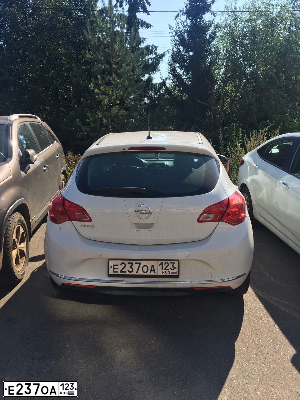 Фото автомобиля OPEL ASTRA, 2014 — госномер О383ЕР32