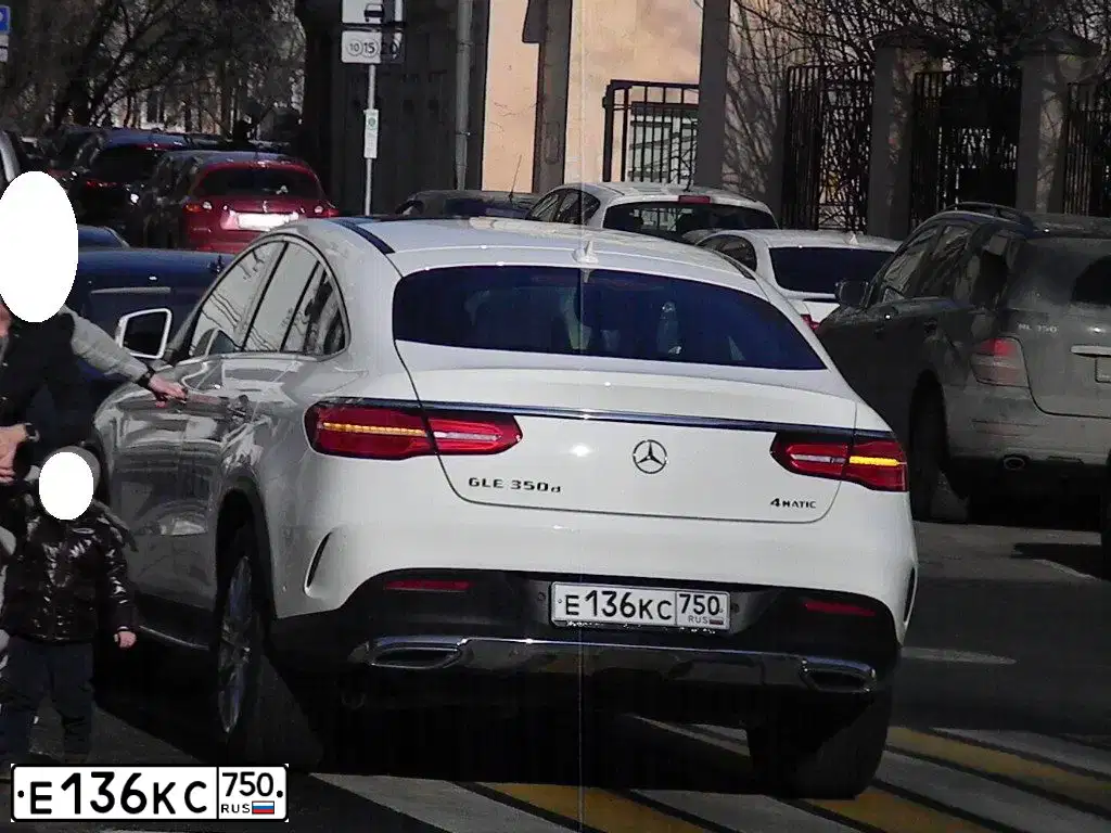 Фото автомобиля MERCEDES GLE-KLASSE, 2015 — госномер Е136КС750. Цвет: Белый