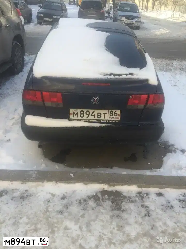 Фото автомобиля SAAB 900, 1995 — госномер М894ВТ86. Цвет: синий