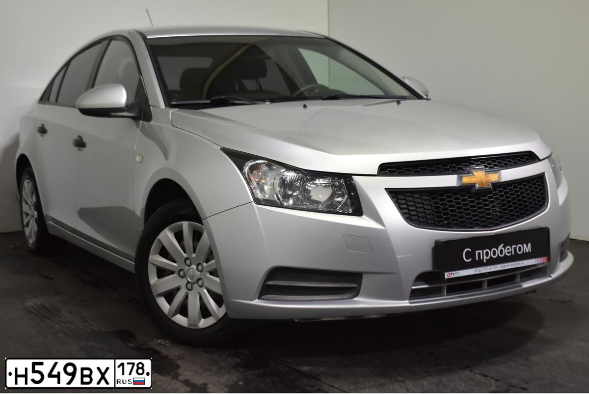 Фото автомобиля CHEVROLET CRUZE, 2012 — госномер М819УМ198. Цвет: СЕРЕБРИСТЫЙ МЕТАЛЛИК 