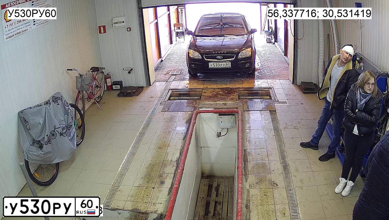 Фото автомобиля FORD FOCUS, 2007 — госномер У530РУ60. Цвет: ЧЕРНЫЙ