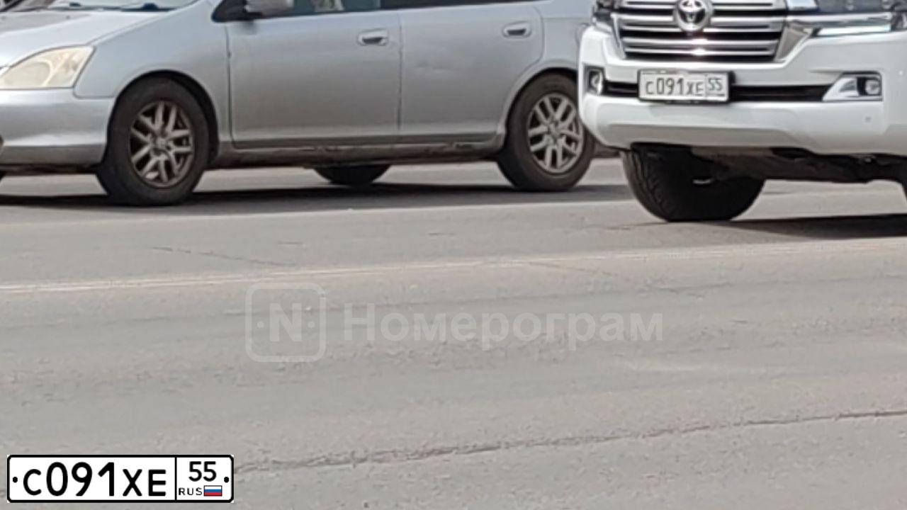 Фото автомобиля TOYOTA LANDCRUISER 200, 2010 — госномер С091ХЕ55. Цвет: БЕЛЫЙ