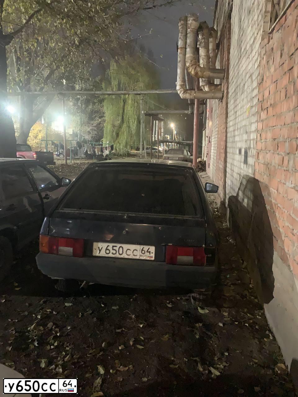 Фото автомобиля LADA 2109 SAMARA, 1997 — госномер М418ЕА64. Цвет: Серебристый синий