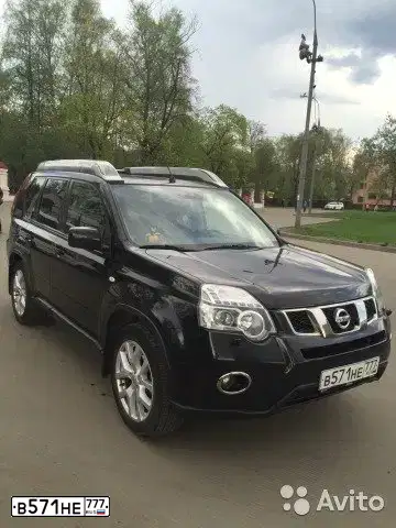 Фото автомобиля NISSAN X-TRAIL, 2011 — госномер С633ЕТ96. Цвет: ЧЕРНЫЙ