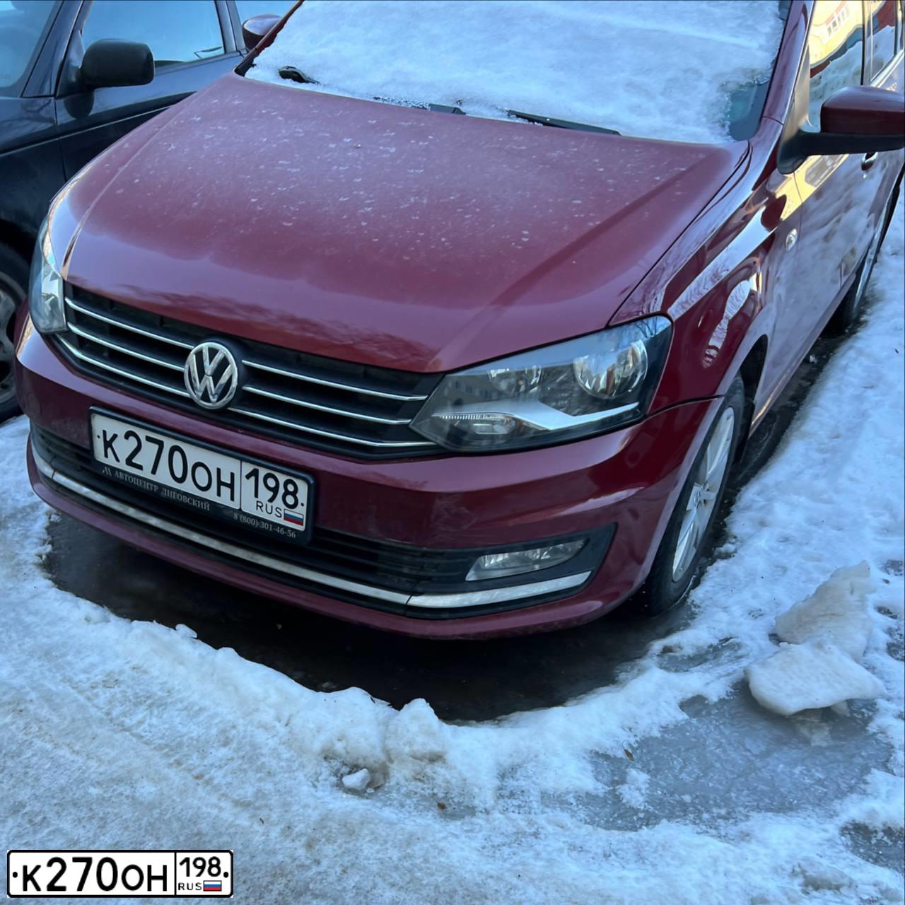 Фото автомобиля VOLKSWAGEN POLO, 2017 — госномер К270ОН198. Цвет: ВИШНЕВЫЙ