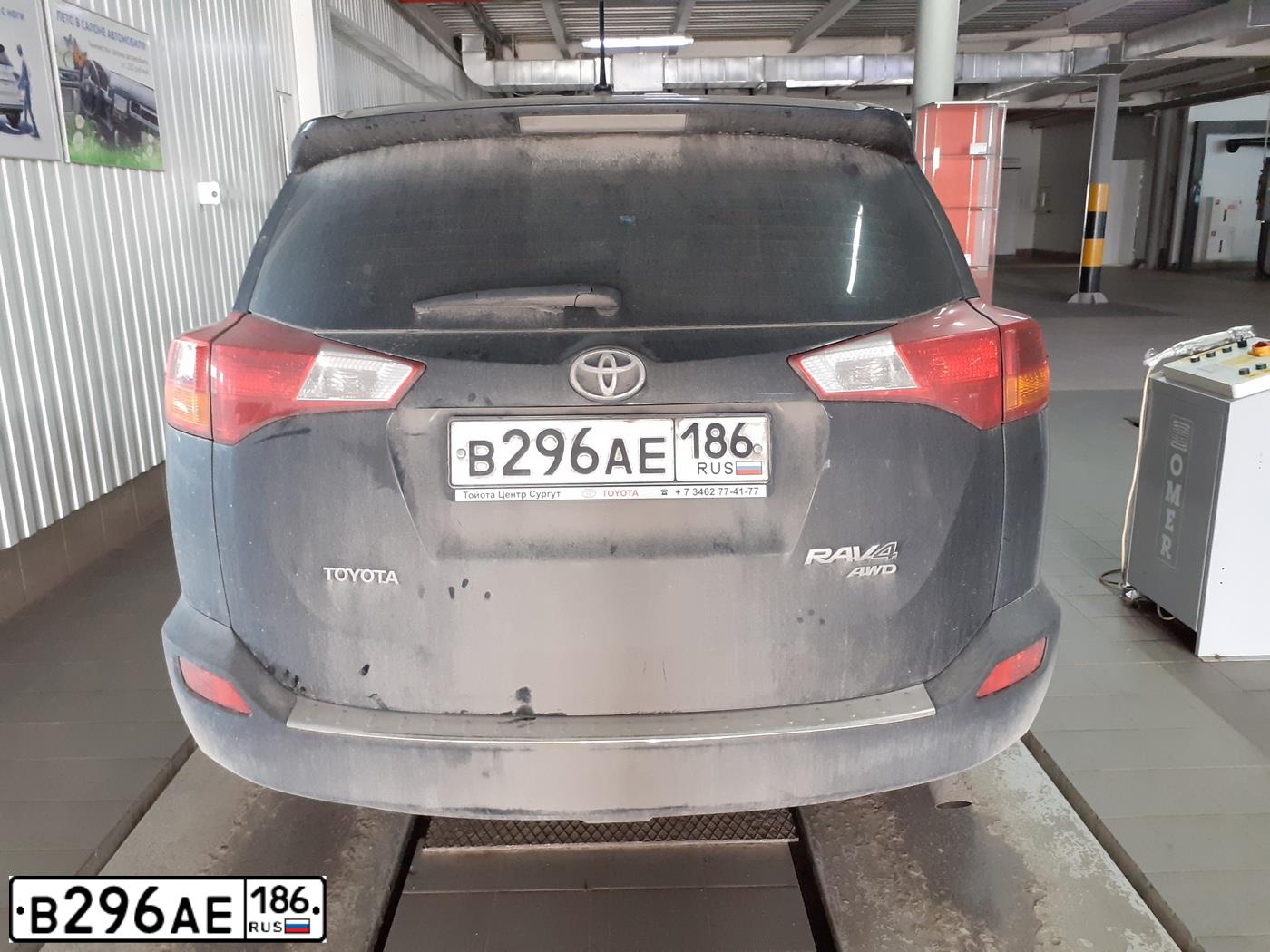 Фото автомобиля TOYOTA RAV4, 2013 — госномер В296АЕ186. Цвет: ЧЕРНЫЙ