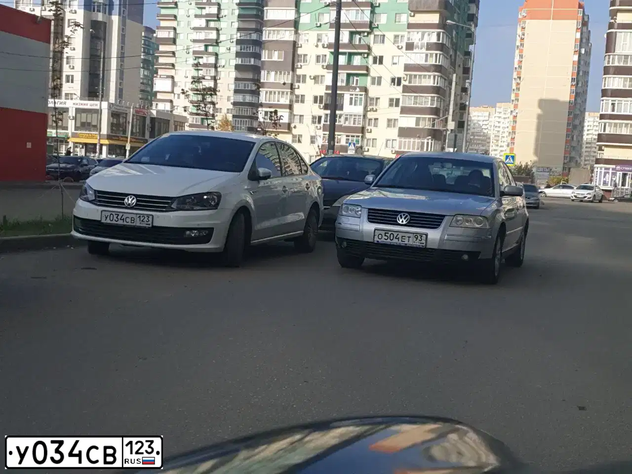 Фото автомобиля VOLKSWAGEN POLO, 2018 — госномер В926ММ193. Цвет: Белый