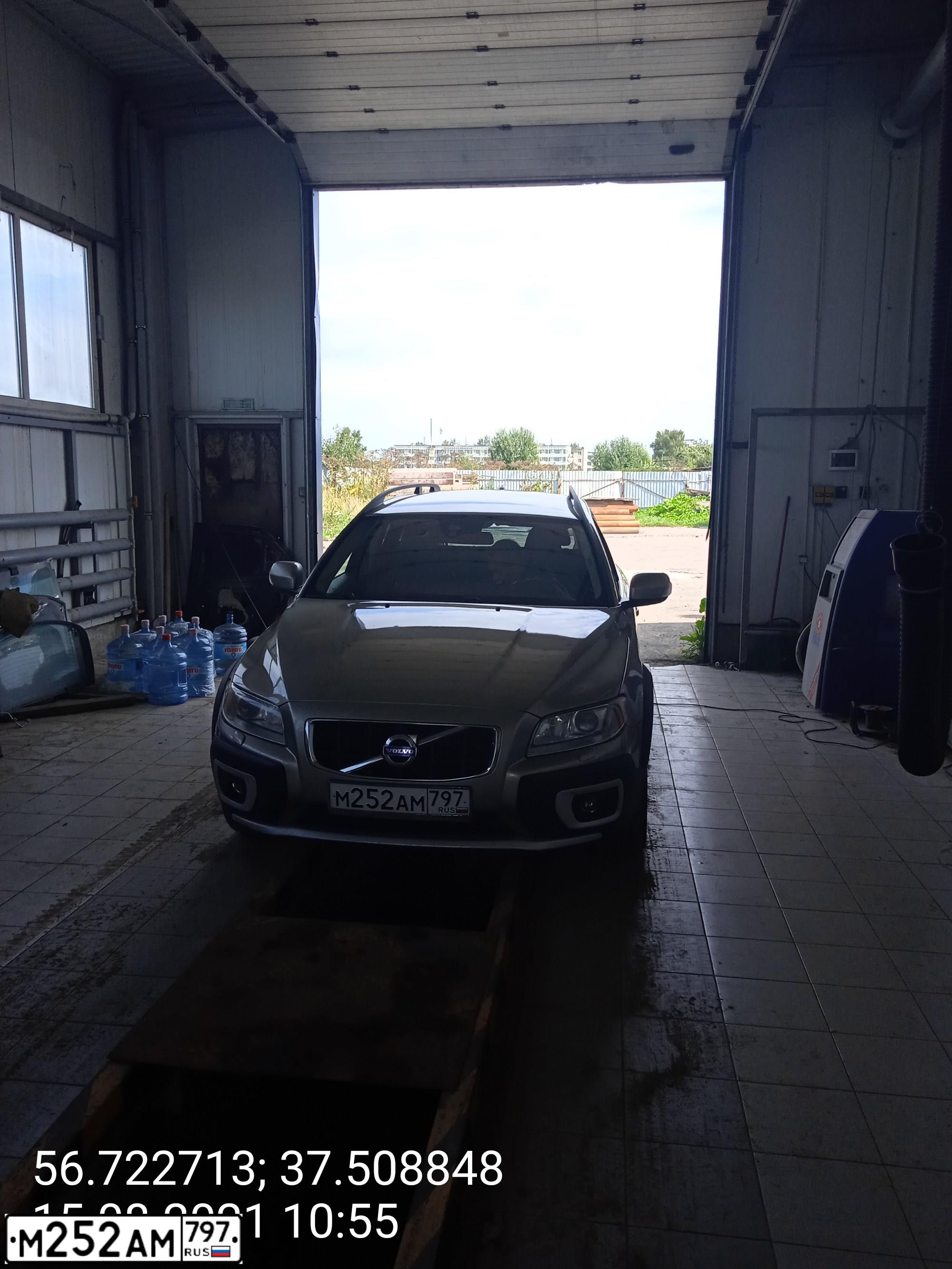 Фото автомобиля VOLVO XC70, 2013 — госномер М252АМ797. Цвет: БЕЖЕВЫЙ