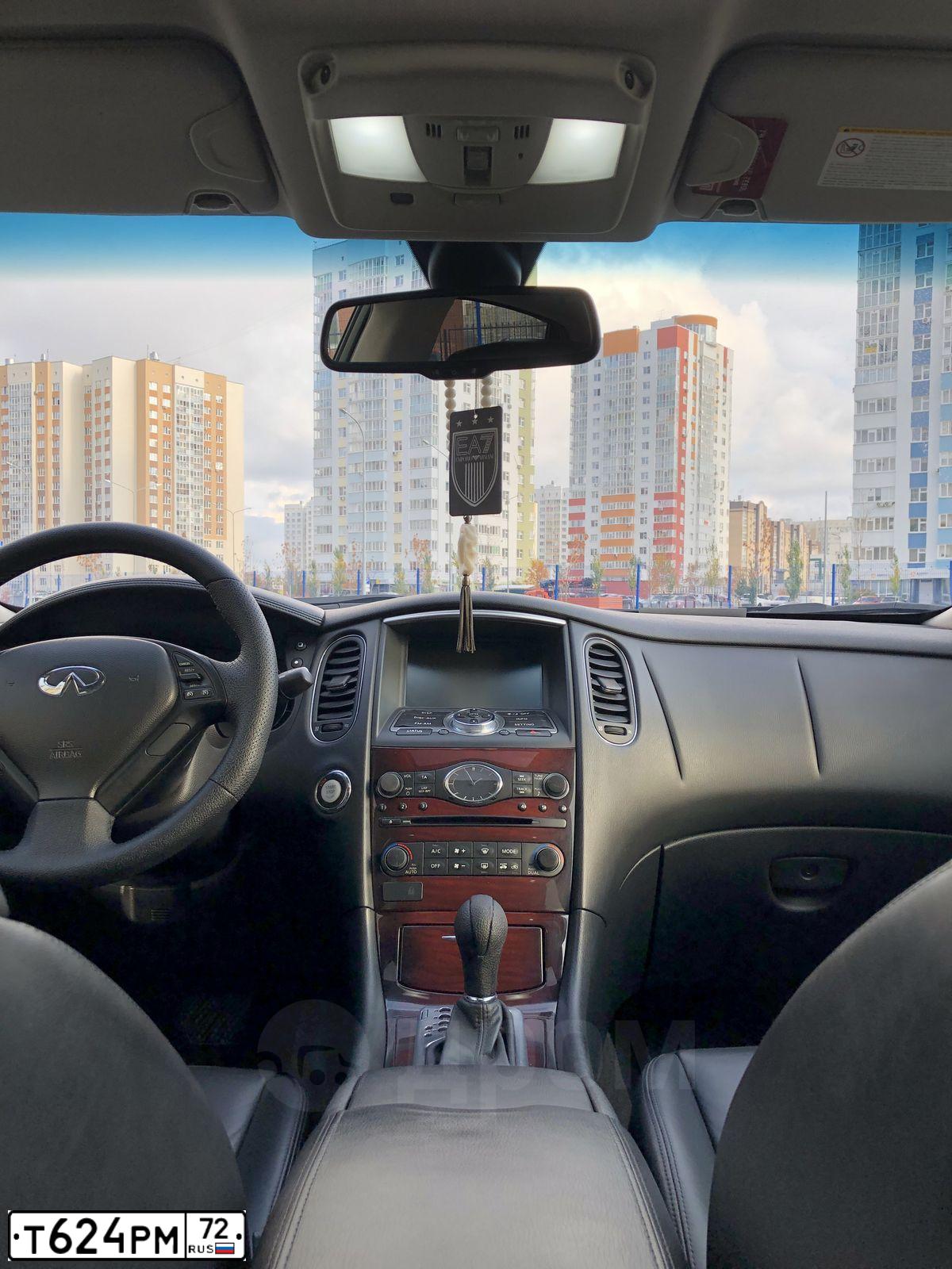 Фото автомобиля INFINITI QX50 /EX/, 2011 — госномер Н272ОМ197. Цвет: СЕРЕБРИСТЫЙ