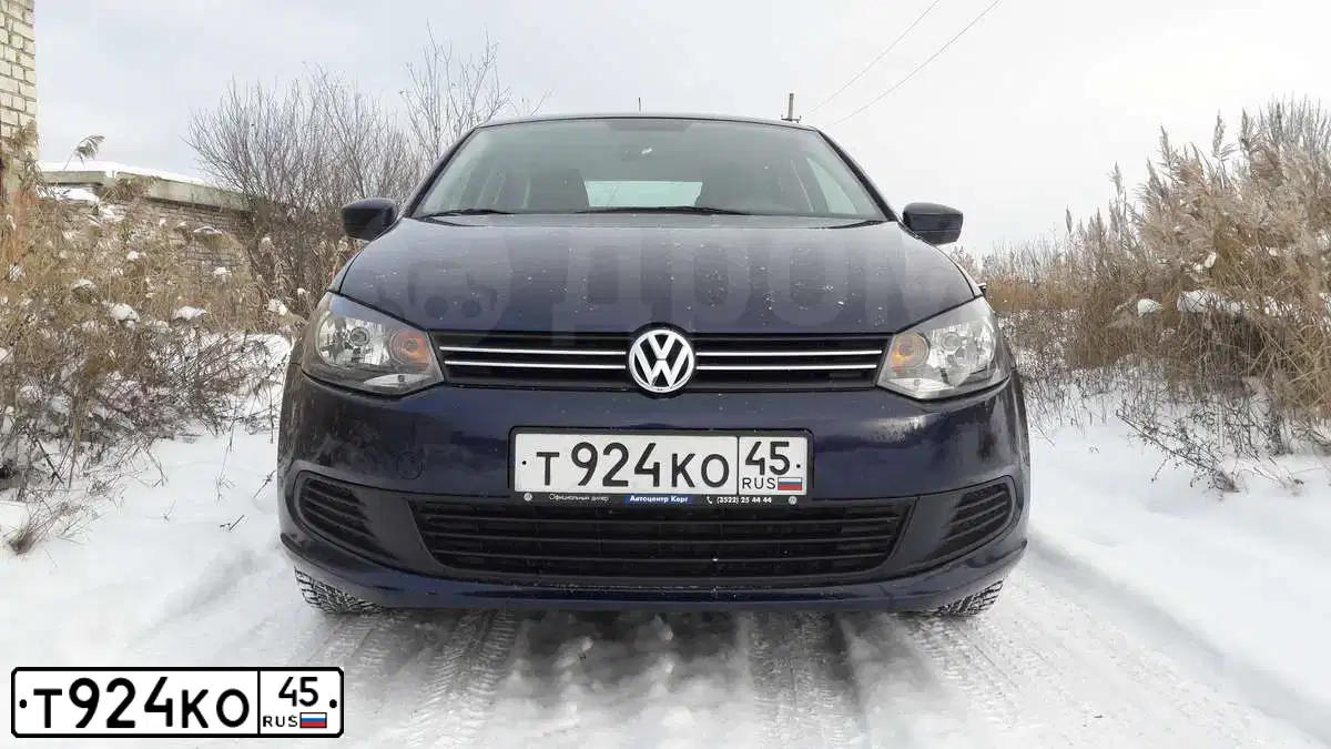 Фото автомобиля VOLKSWAGEN POLO, 2012 — госномер Т924КО45. Цвет: ТЕМНО СИНИЙ