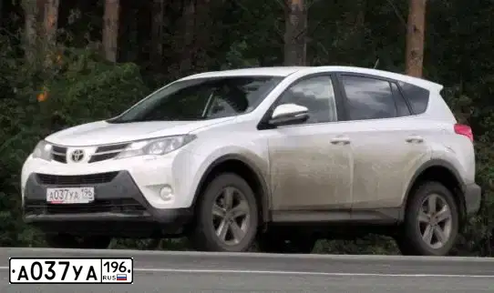 Фото автомобиля TOYOTA RAV4, 2013 — госномер К174РР186. Цвет: Белый