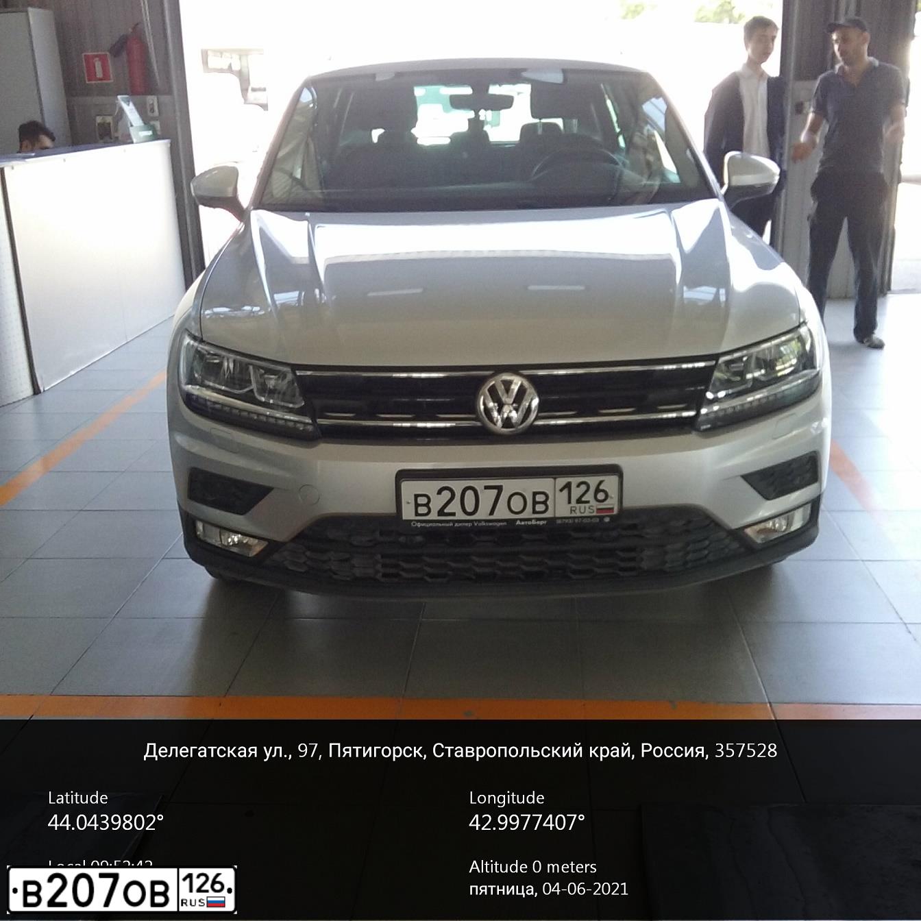 Фото автомобиля VOLKSWAGEN TIGUAN, 2017 — госномер В207ОВ126. Цвет: СЕРЕБРИСТЫЙ