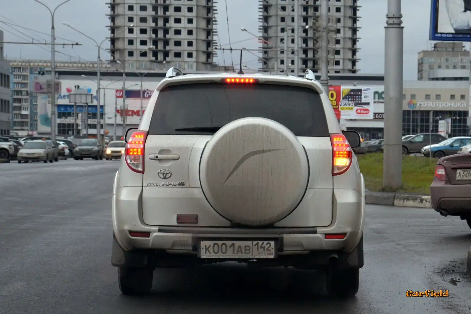 Фото автомобиля TOYOTA RAV4, 2012 — госномер К001АВ142. Цвет: Белый