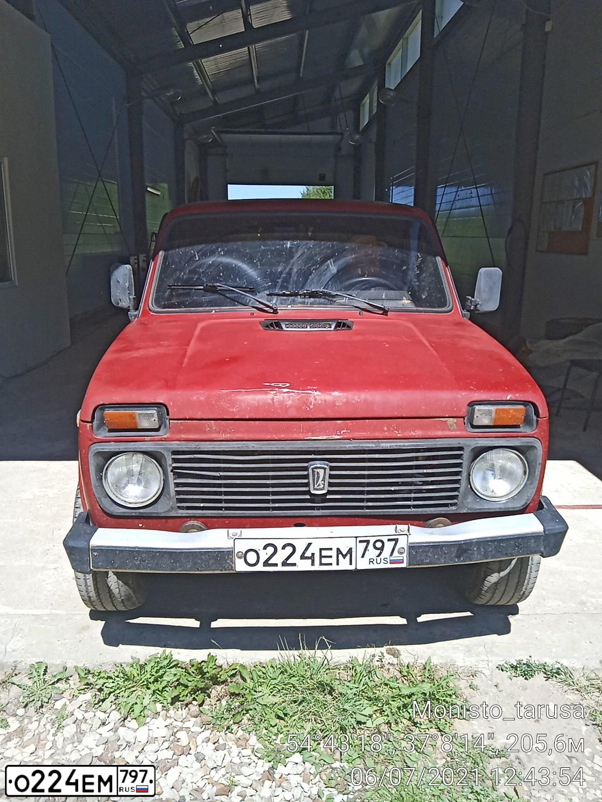 Фото автомобиля LADA 2121 NIVA, 1996 — госномер В977ВВ68. Цвет: ВИШНЕВЫЙ