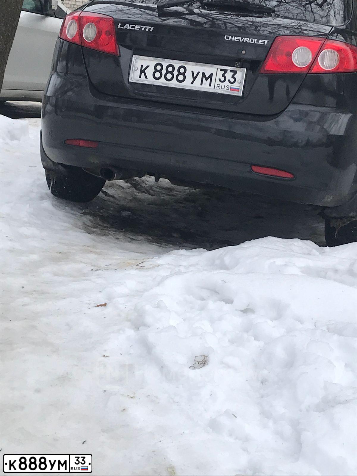 Фото автомобиля CHEVROLET LACETTI, 2008 — госномер К888УМ33. Цвет: ЧЕРНЫЙ