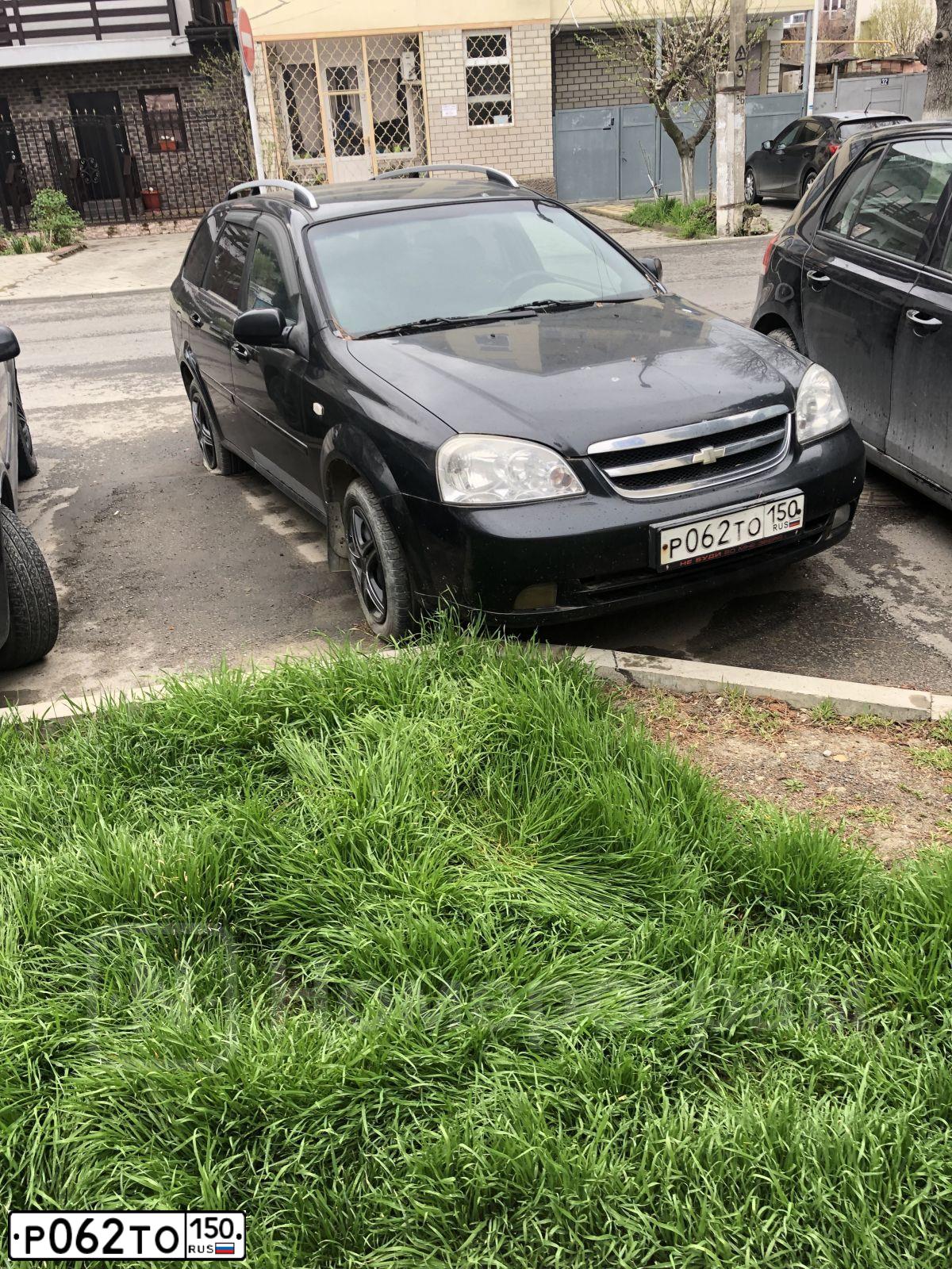 Фото автомобиля CHEVROLET LACETTI, 2008 — госномер Р062ТО150. Цвет: ЧЕРНЫЙ