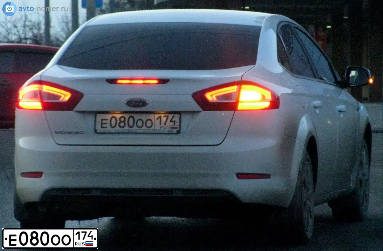 Фото автомобиля FORD MONDEO, 2011 — госномер Е080ОО174. Цвет: БЕЛЫЙ