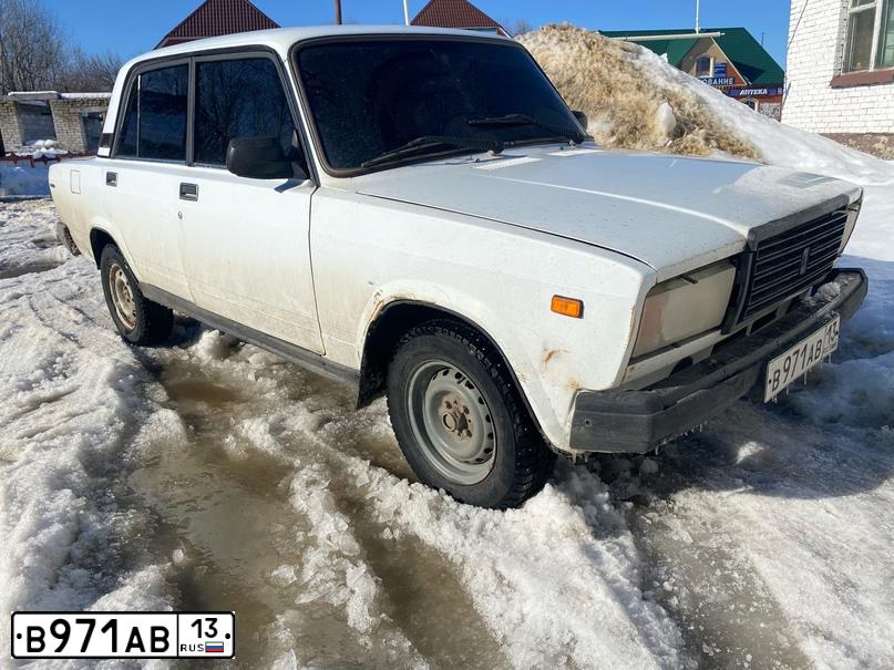 Фото автомобиля VAZ 2107 LADA, 2000 — госномер М580КТ13. Цвет: ЯРКО-БЕЛЫЙ
