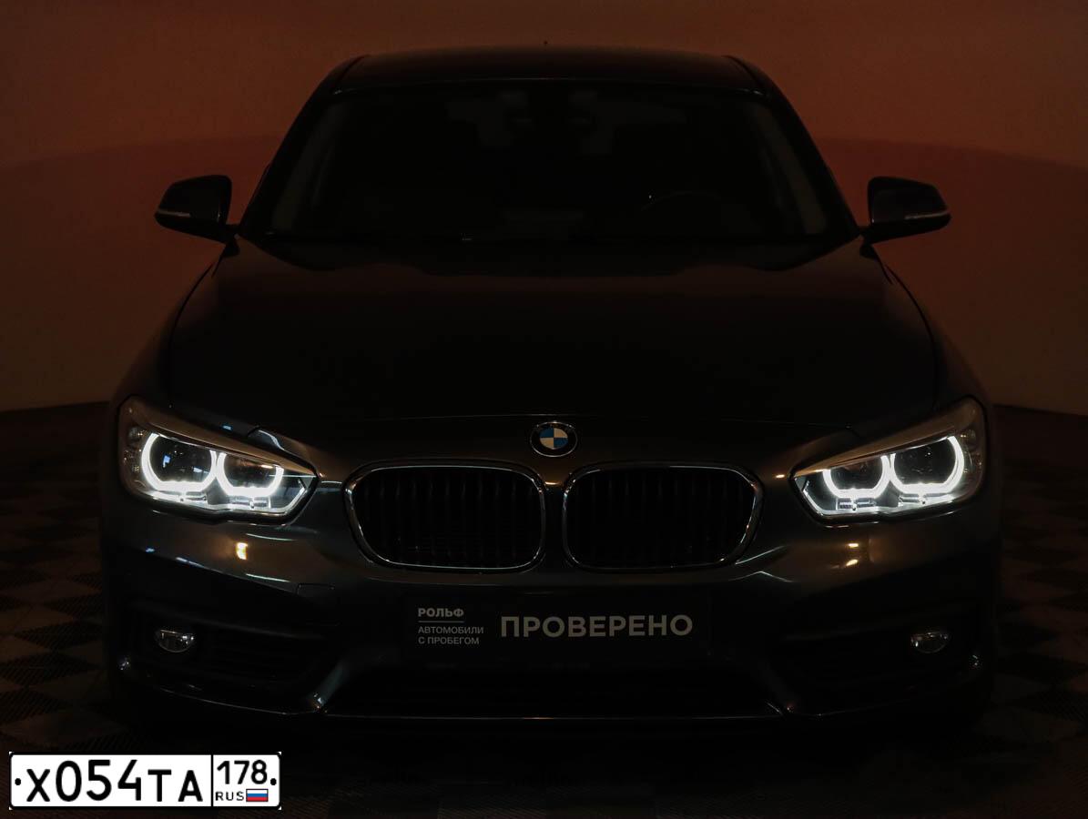 Фото автомобиля BMW SERIE 1, 2017 — госномер О721ОУ196. Цвет: Серый