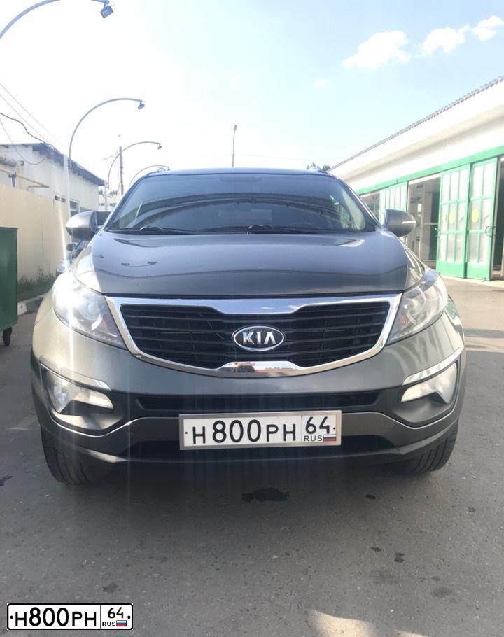 Фото автомобиля KIA SPORTAGE, 2010 — госномер Х907КМ64. Цвет: СЕРЕБРИСТЫЙ