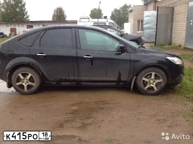 Фото автомобиля FORD FOCUS, 2010 — госномер К415РО18. Цвет: ЧЕРНЫЙ