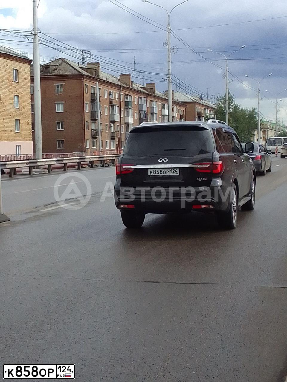 Фото автомобиля INFINITI QX80 /QX56/, 2019 — госномер К858ОР124. Цвет: ЧЕРНЫЙ
