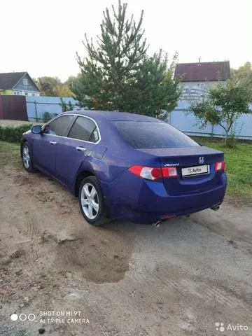 Фото автомобиля HONDA ACCORD, 2008 — госномер Е663ОТ53. Цвет: Темно-синий