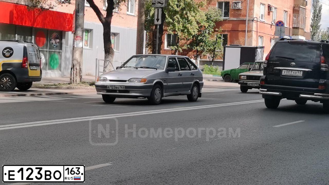 Фото автомобиля LADA 2114 SAMARA, 2006 — госномер Е123ВО163. Цвет: СВЕТЛО-СЕРЕБРИСТЫЙ-МЕТАЛЛИК