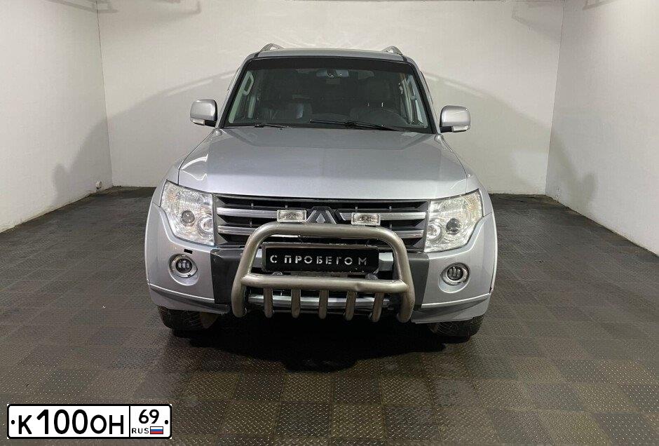 Фото автомобиля MITSUBISHI PAJERO, 2007 — госномер Н491ЕУ136. Цвет: Серебристый
