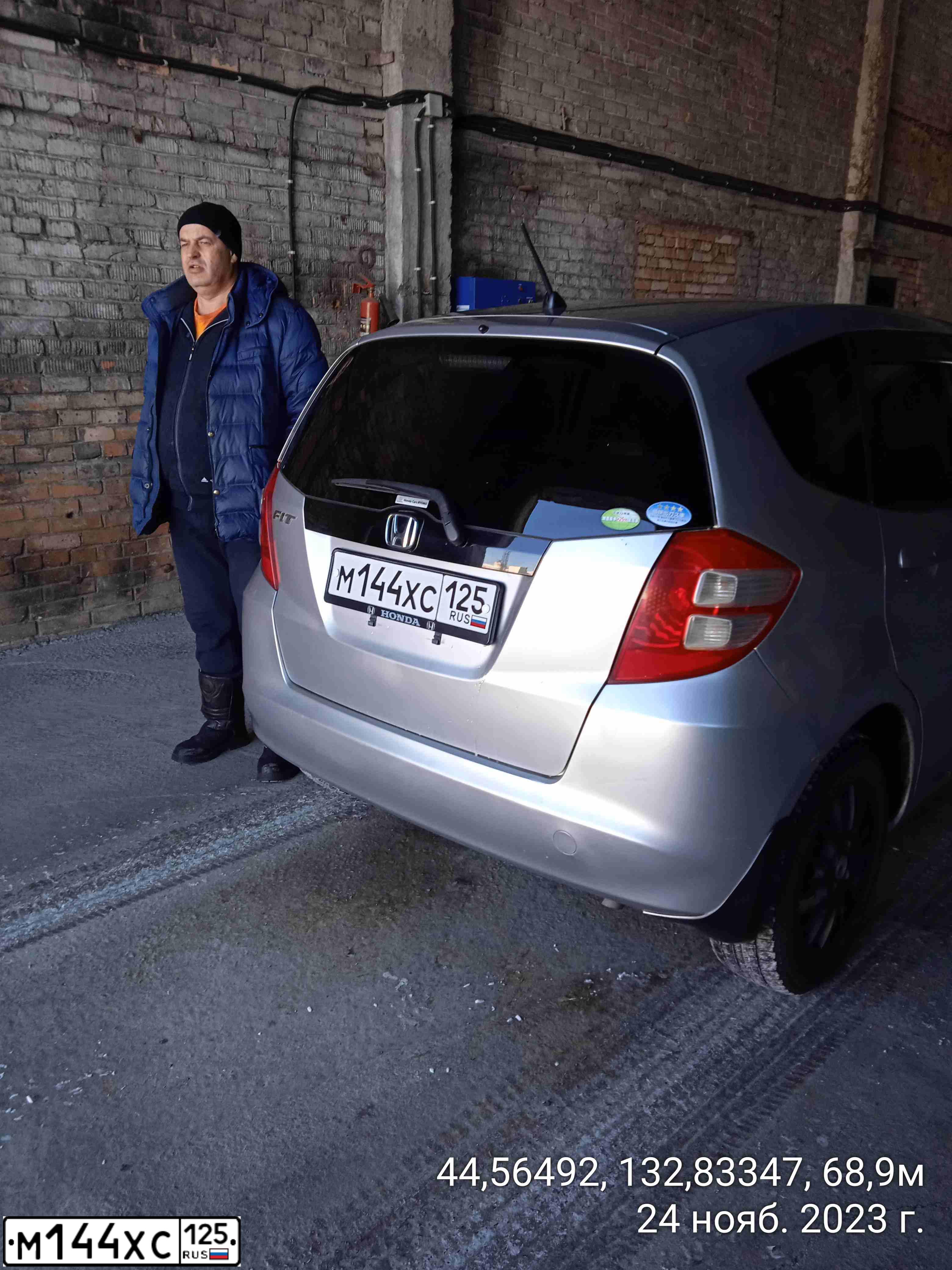 Фото автомобиля HONDA FIT, 2008 — госномер Е361МВ138