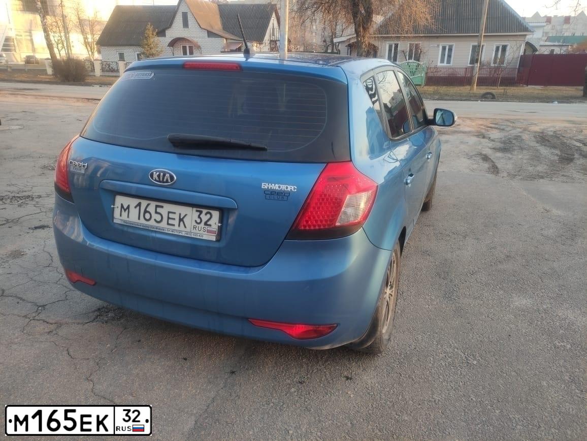 Фото автомобиля KIA CEE'D, 2011 — госномер О416ОС32. Цвет: СИНИЙ