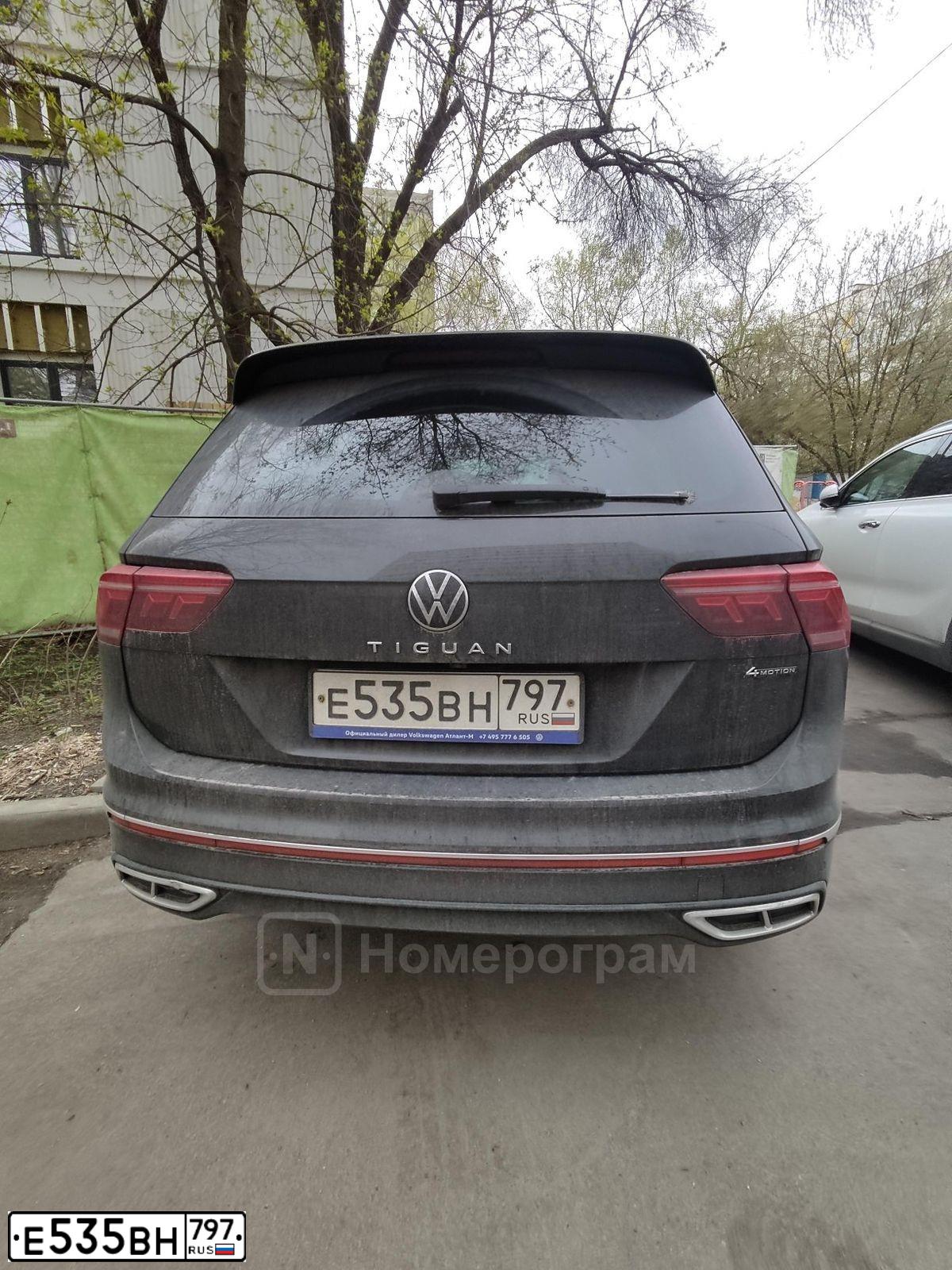 Фото автомобиля VOLKSWAGEN TIGUAN, 2020 — госномер Е535ВН797. Цвет: ЧЕРНЫЙ