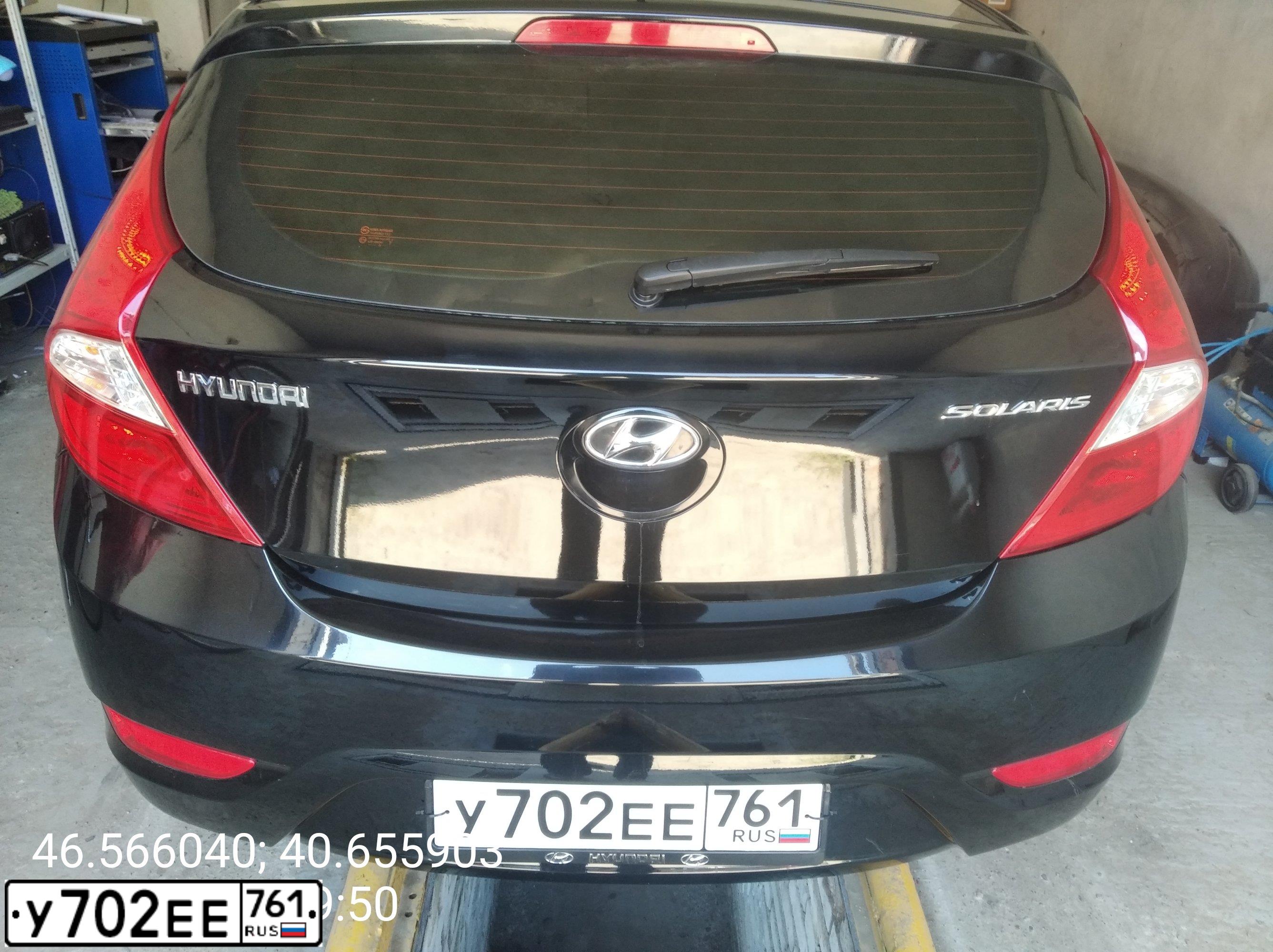 Фото автомобиля HYUNDAI SOLARIS, 2013 — госномер У702ЕЕ761. Цвет: ЧЕРНЫЙ