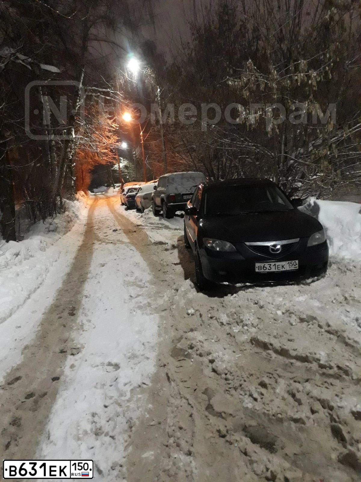Фото автомобиля MAZDA 3, 2006 — госномер В631ЕК150. Цвет: ЧЕРНЫЙ