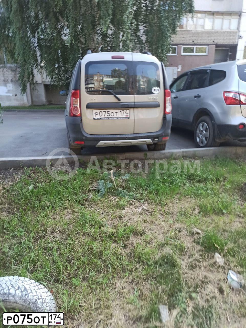 Фото автомобиля HYUNDAI I40, 2016 — госномер В400РС43. Цвет: ЧЕРНЫЙ
