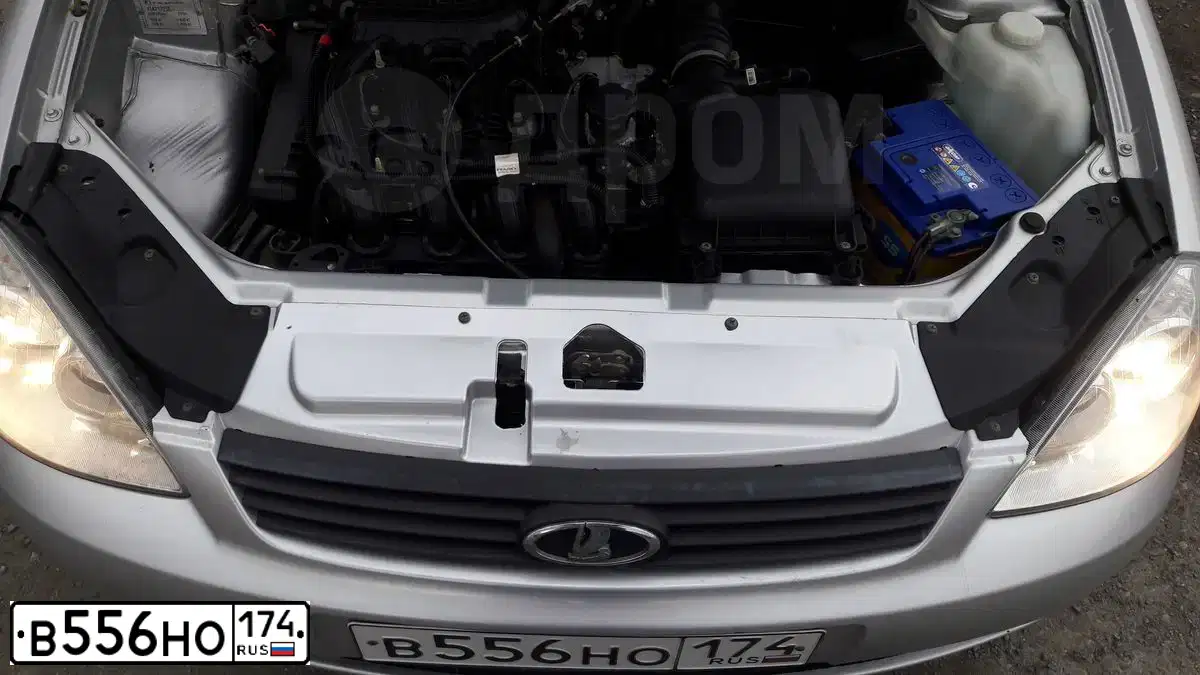Фото автомобиля LADA 2170 PRIORA, 2007 — госномер В556НО174. Цвет: СВЕТЛО-СЕРЕБРИСТЫЙ