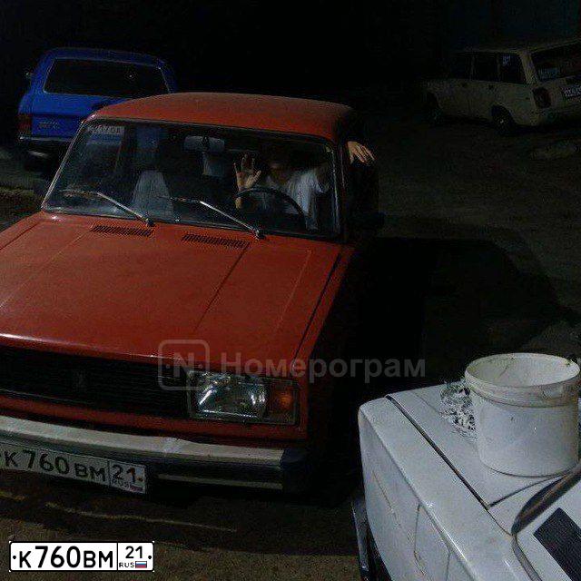 Фото автомобиля LADA 2105, 1991 — госномер К760ВМ21. Цвет: Красный