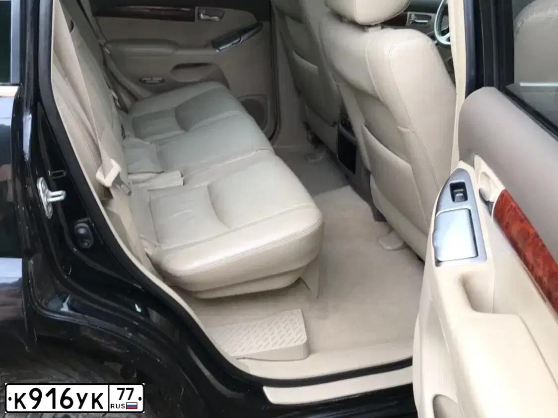 Фото автомобиля TOYOTA LANDCRUISER, 2003 — госномер М007ОХ177. Цвет: ЧЕРНЫЙ