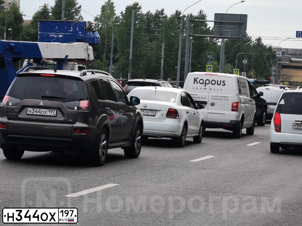 Фото автомобиля MITSUBISHI OUTLANDER, 2011 — госномер М524ТК154. Цвет: Коричневый