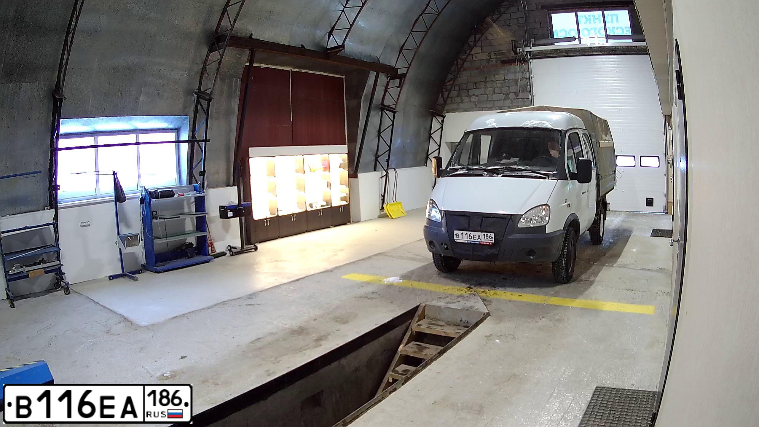 Фото автомобиля GAZ 2310 SOBOL, 2019 — госномер В116ЕА186. Цвет: Белый