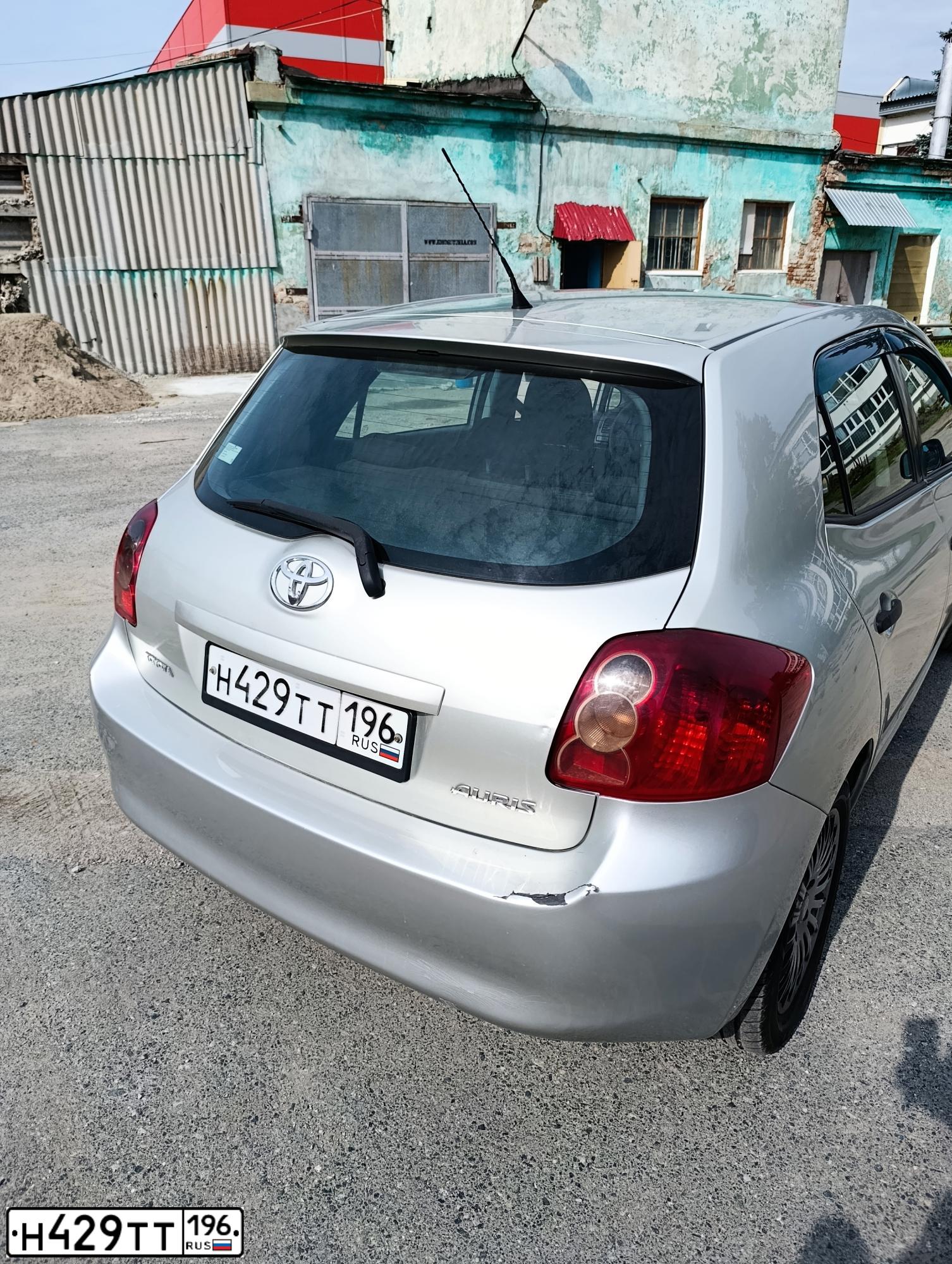 Фото автомобиля TOYOTA AURIS, 2007 — госномер Н429ТТ196. Цвет: СВЕТЛО-СЕРЫЙ
