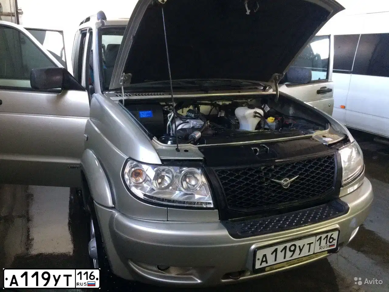 Фото автомобиля UAZ 3163 PATRIOT, 2014 — госномер А119УТ116. Цвет: СЕРЕБ ЖЕЛТ МЕТАЛЛИК