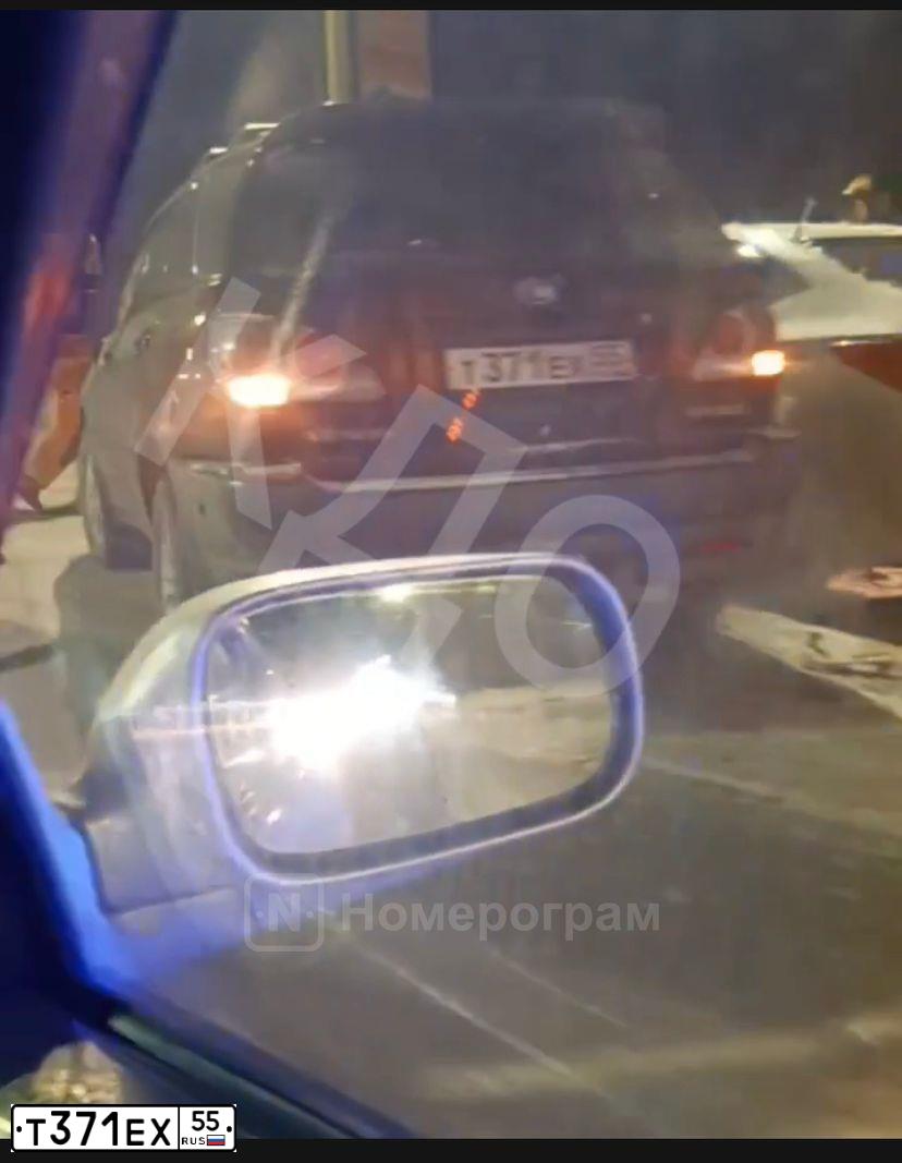 Фото автомобиля LEXUS RX, 2002 — госномер Т371ЕХ55. Цвет: ЧЕРНЫЙ