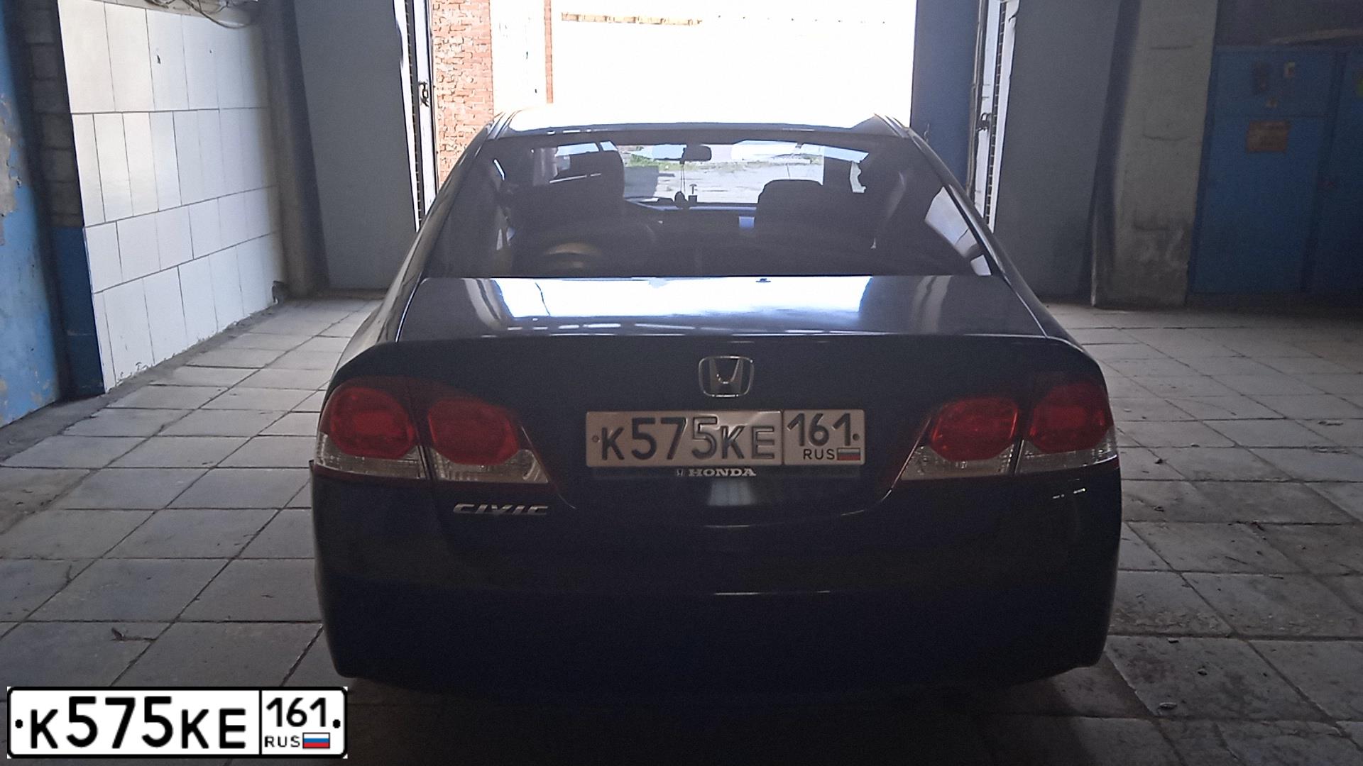 Фото автомобиля HONDA CIVIC, 2010 — госномер К575КЕ161. Цвет: ЧЕРНЫЙ