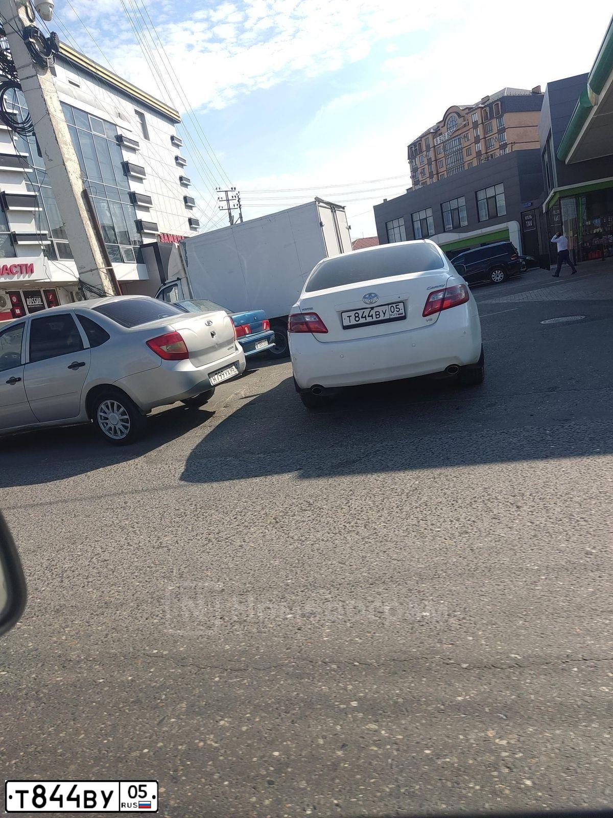 Фото автомобиля TOYOTA CAMRY, 2008 — госномер Н135НН95