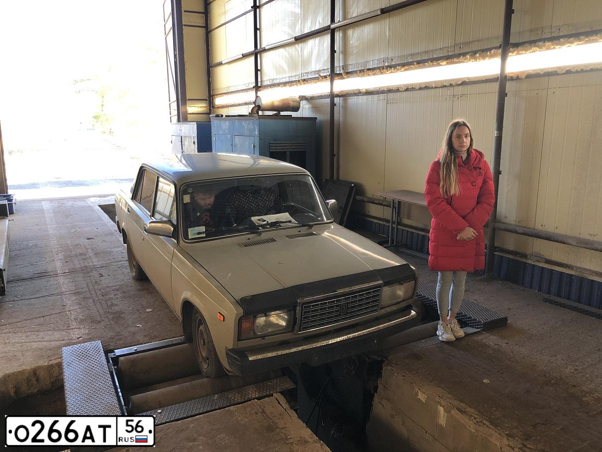 Фото автомобиля LADA 2107 LADA, 2003 — госномер Е730АС156. Цвет: БЕЖЕВО-ЗЕЛЕНЫЙ