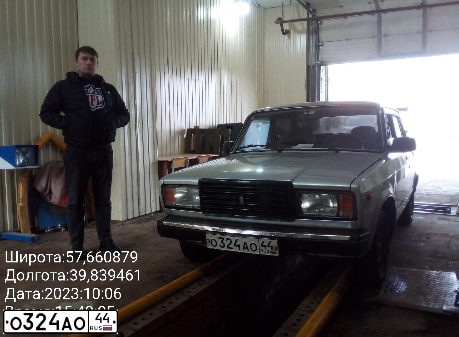 Фото автомобиля ЛАДА 210740 ЛАДА 2107, 2010 — госномер Е619КТ11. Цвет: СВЕТЛО-СЕРЕБРИСТЫЙ МЕТАЛЛ