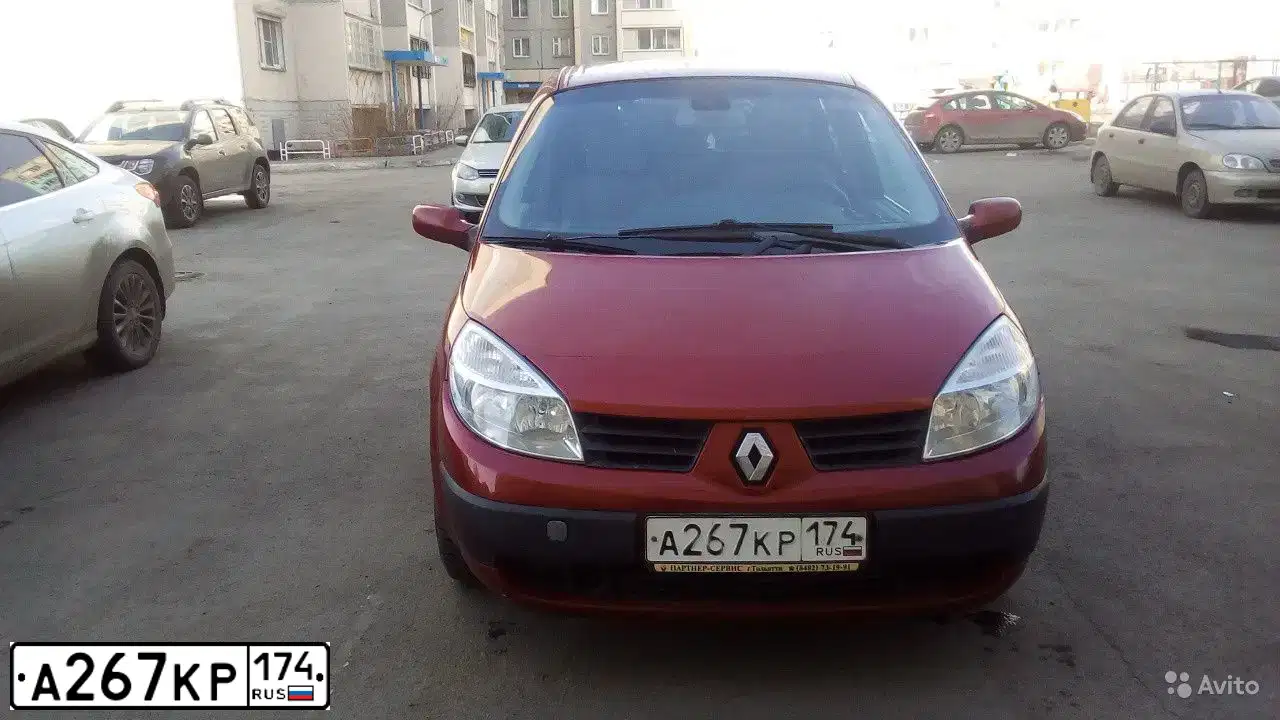 Фото автомобиля RENAULT MEGANE /GRAND/ SCENIC, 2004 — госномер Н560ТК196. Цвет: Красный